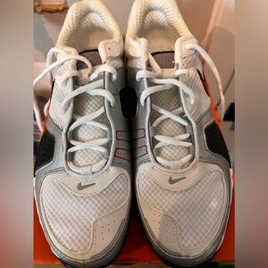 New never worn Nike Air size 9 men